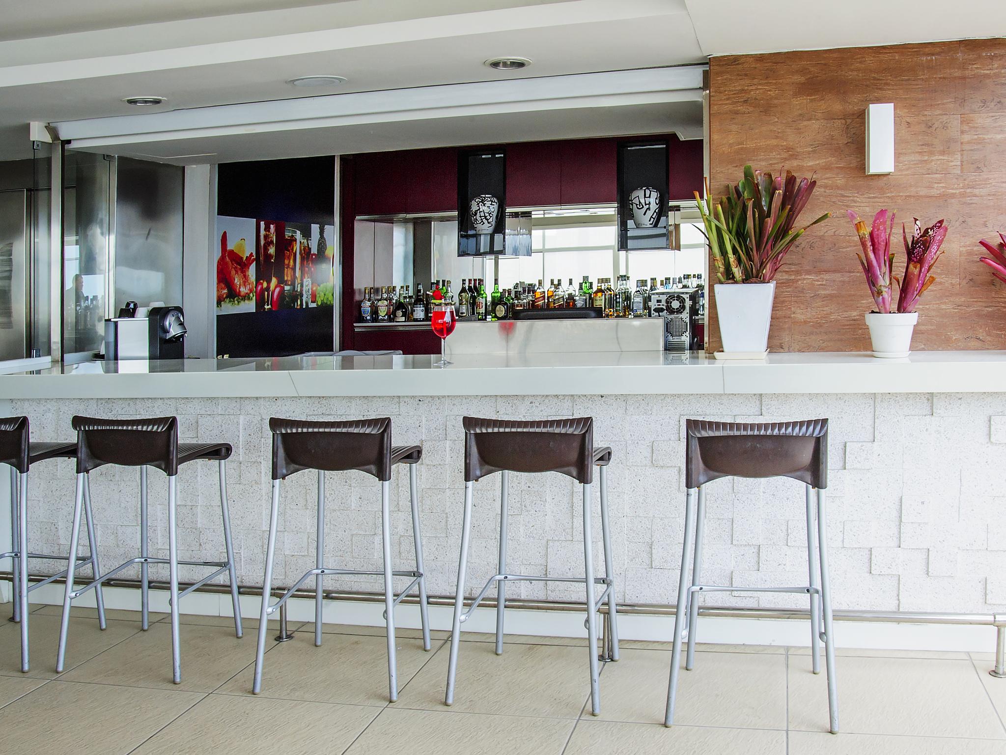 Seara Praia Hotel Fortaleza  Exteriér fotografie The bar at the Sky Bar